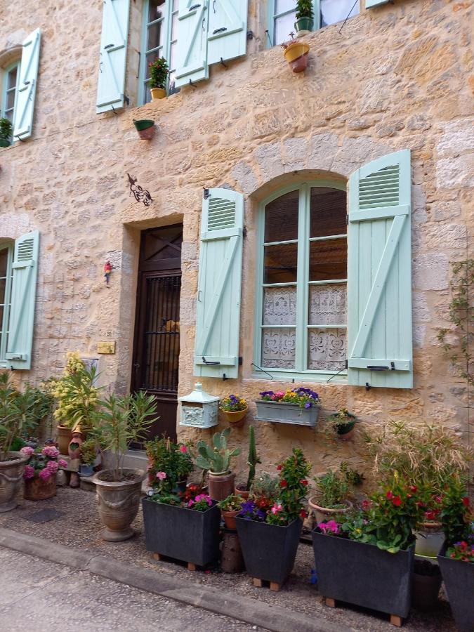 chambre d hôtes les remparts Saint-Cyprien  Extérieur photo